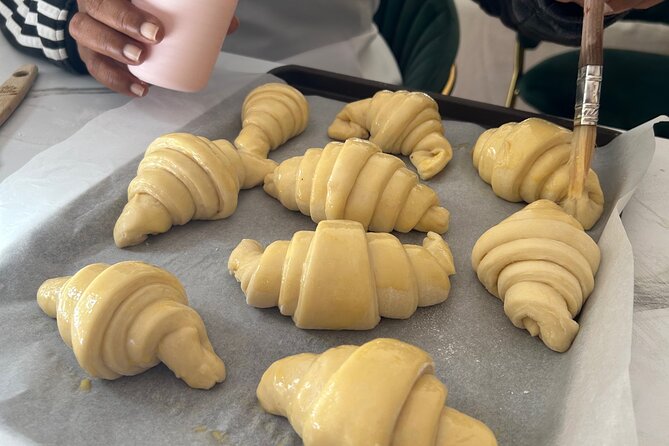 Croissants and pains au chocolat with a pastry chef in Paris - Fermentation and baking: seeing the payoff