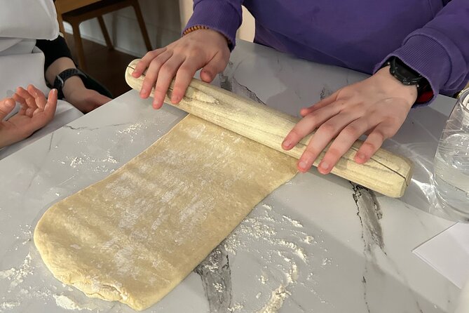 Croissants and pains au chocolat with a pastry chef in Paris - Lamination is the real pastry lesson