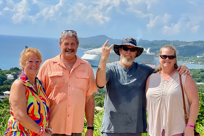 Customizable Roatán Private Tour: Rum, Chocolate & Island Culture - West Bay and the island’s best views
