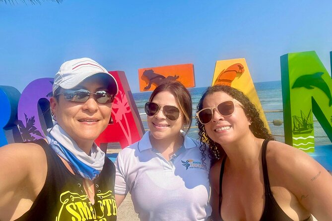Customizable Roatán Private Tour: Rum, Chocolate & Island Culture - Rum, rum cakes, and the Roatán Rum Company
