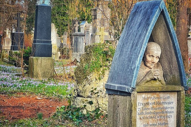 Death and Chocolate: Walking Tour of Munich's Old South Cemetery - Meeting point, timing, and practical details