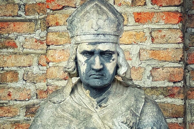 Death and Chocolate: Walking Tour of Munich's Old South Cemetery - Who will enjoy this tour most