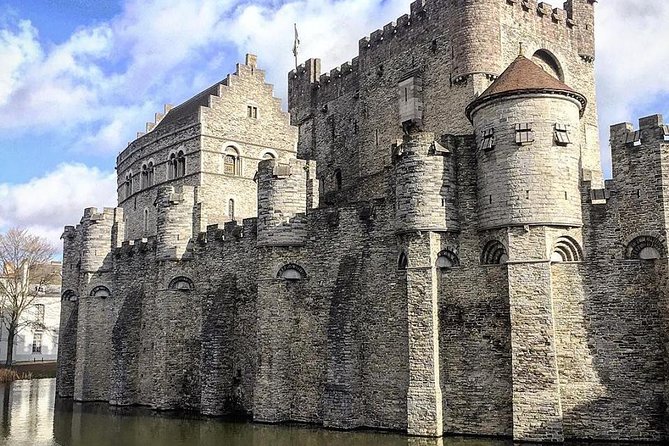 Discover authentic Ghent with historian & taste the best chocolate - Stadshal and the city’s most debated modern building