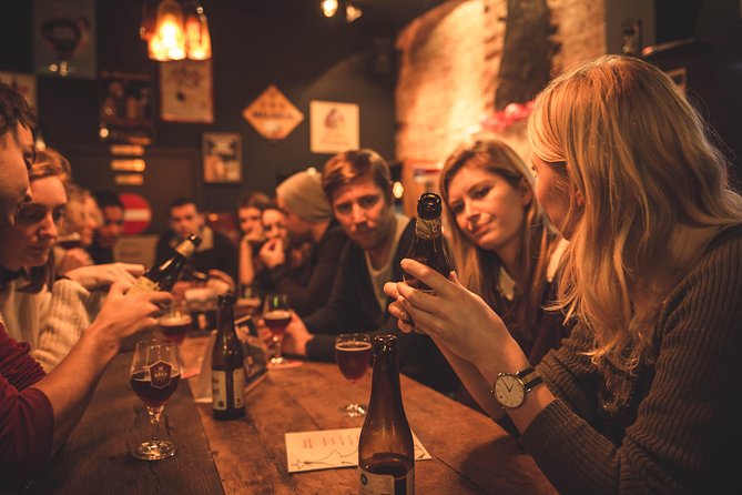 Discover Brussels beer world with a chocolate pairing by a young local - Les Brasseurs and the classic beer-house finish