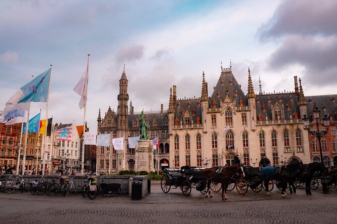 Evening Delights: Bruges Tour with Beer & Chocolate - What this Bruges evening walk is really offering