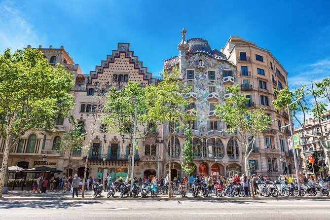 Exclusive Champagne & Chocolate Getaway - with excellent lunch - From Passeig de Gràcia to cava country