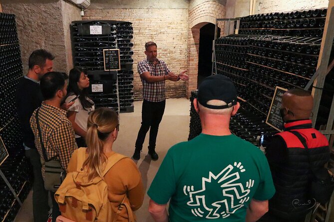 Exclusive Champagne & Chocolate Getaway - with excellent lunch - A four-course lunch with local character