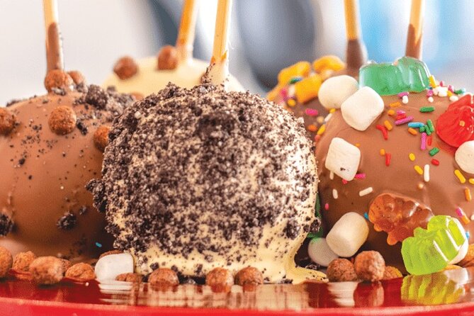 Fall Chocolate Apple Class - Dipping the Granny Smith caramel apple