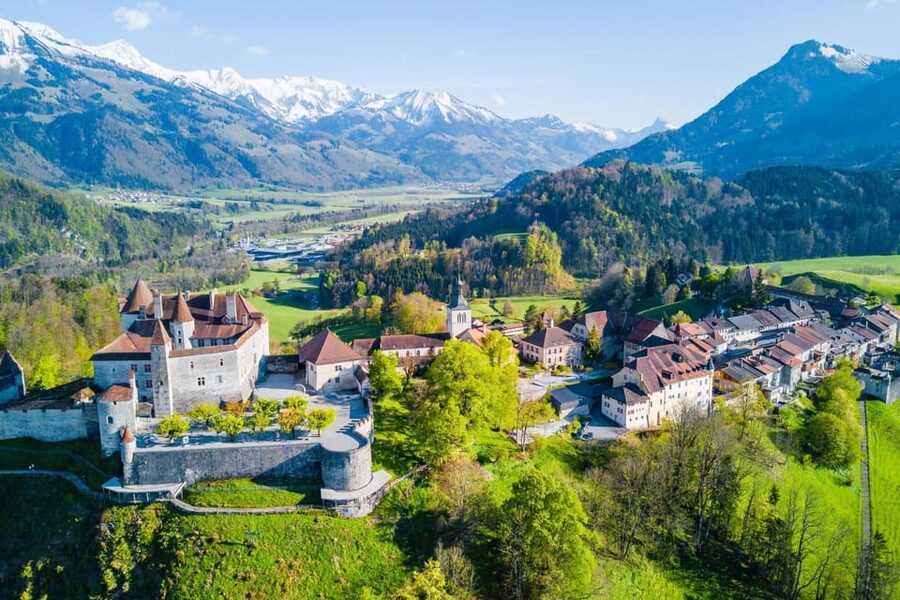 From Geneva: Gruyeres Castle, Cheese, Chocolate & Montreux - Why this private Geneva day trip works