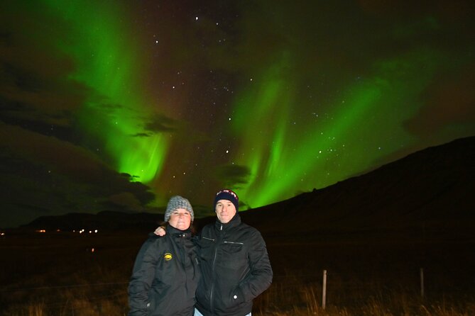 From Reykjavik 4x4 Minibus Northern Lights with Photo and Cocoa - Getting your aurora photo