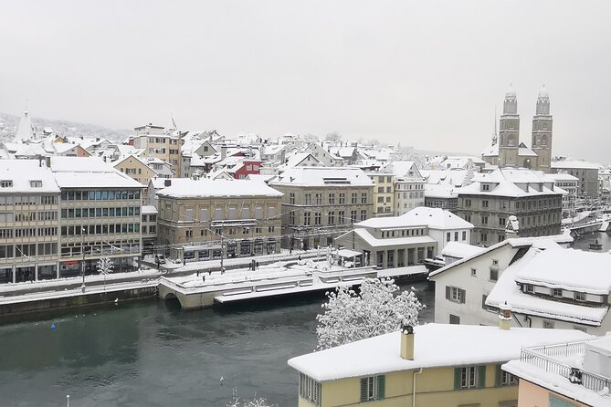 Full-Day Private Zurich Sightseeing Tour and Chocolate Tasting - Swiss picnic time by Lake Zurich
