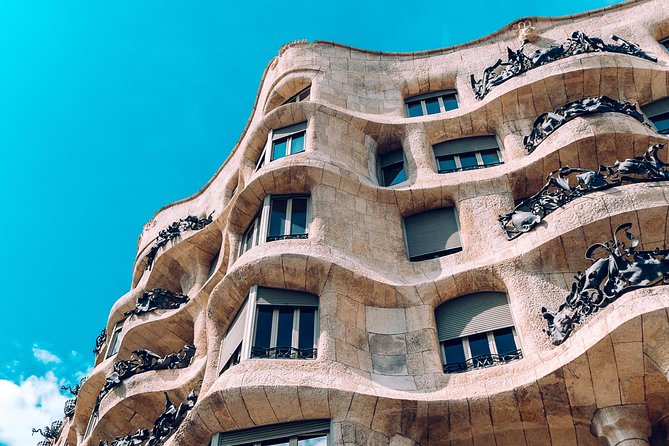 Gaudi's Casa Batlló and La Pedrera with Chocolate Tasting - Casa Batlló: Gaudí’s house of curves and color