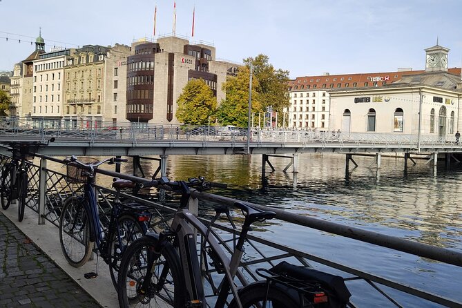 Geneva Chocolate & Sweet Delights Walking Tour by Do Eat Better - Finishing Beside the Jet d’Eau