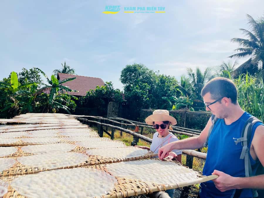 Group Tour: Floating Market, Rice Noodle, nursery vegatable - A 6 AM start on the Can Tho River