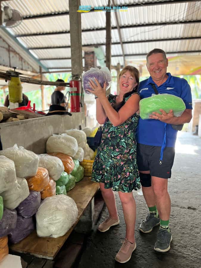 Group Tour: Floating Market, Rice Noodle, nursery vegatable - Cai Rang floating market, with breakfast on board