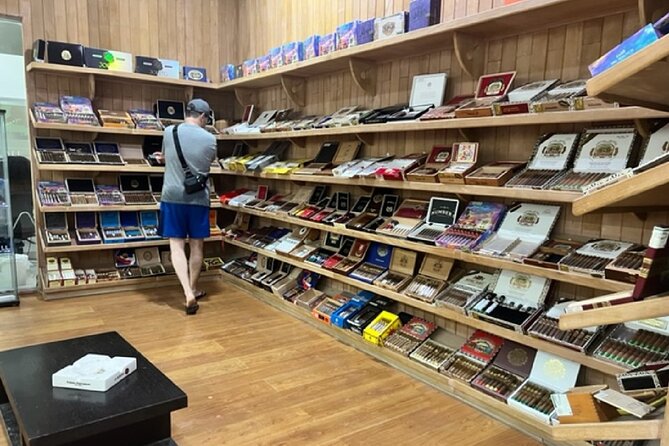 Guided Shopping Tour to Bella Mare Store (Cigars, Chocolate, Rum and Souvenirs) - More than cigars and bottles