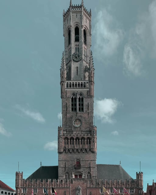 Historical walk in Bruges with local guide. Praline included - Gruuthuyse Castle and the Church of Our Lady