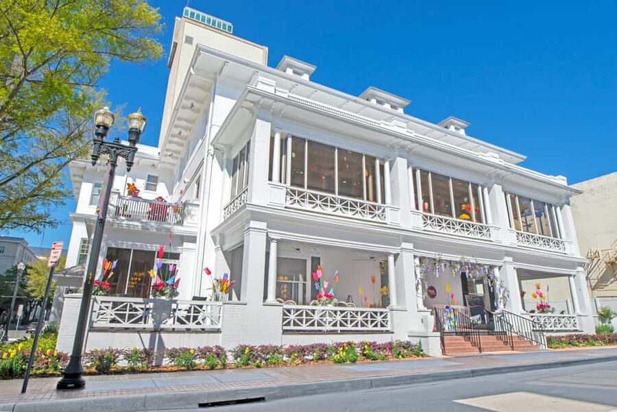 Jacksonville: 20 Minutes Chocolate & Candy Factory Tour - Getting your custom chocolate bar