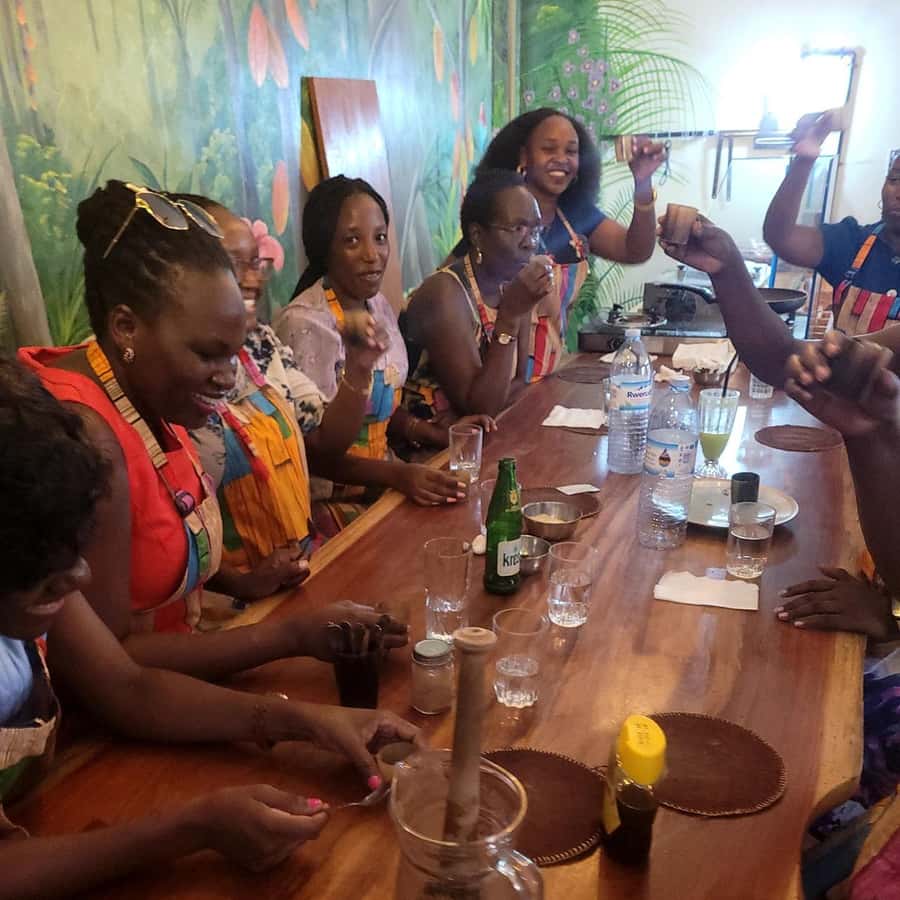 Kampala: Hands-On Chocolate Making Experience - Tempering and molding your own bar