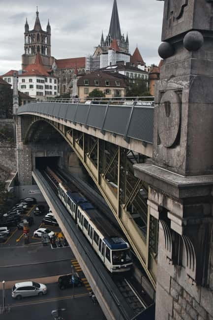 Lausanne: Walking Tour with Chocolate Tastings & Metro - Key points to know before booking