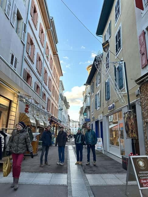 Lausanne: Walking Tour with Chocolate Tastings & Metro - Château Saint-Maire and the old upper town