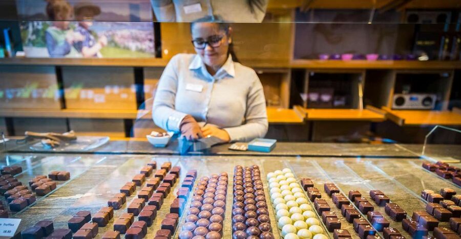 Lucerne: Chocolate Tasting with Lake Trip and City Tour - Chocolate and old-town sights in one half-day