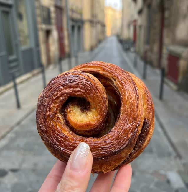 Lyon: Pastries and Chocolate Walking Food Tour w/6+ Tastings - The serious concern: guide reliability