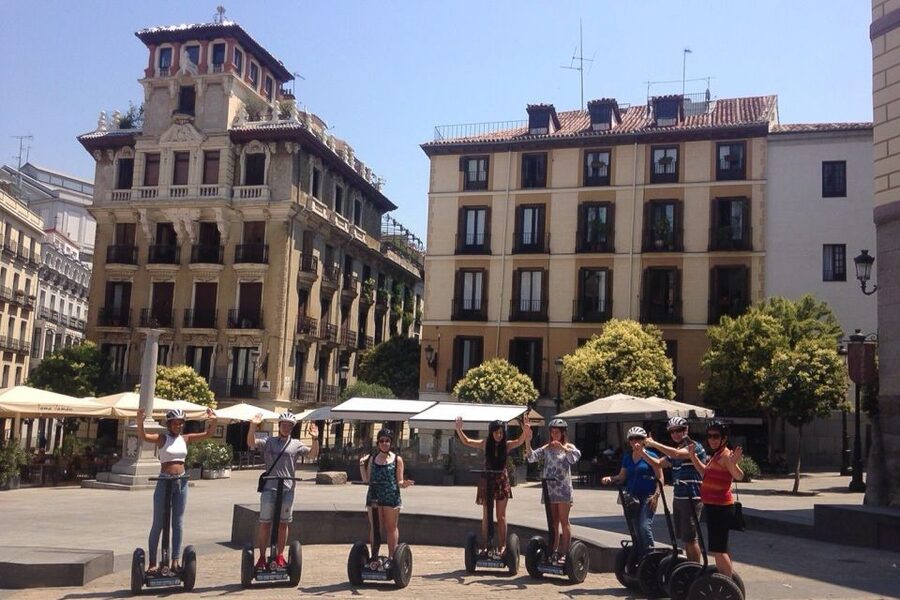 Madrid: 1-Hour Segway Tour with Chocolate and Churros - Key points at a glance