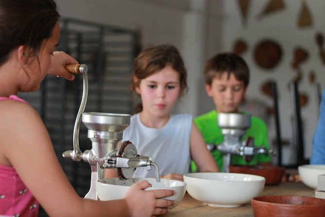 Make Oaxacan-style take-home chocolate - Arriving at TeoLabXicoténcatl 609