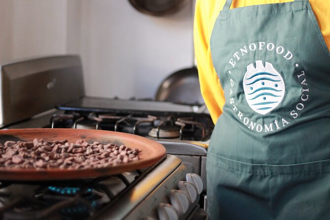 Make Oaxacan-style take-home chocolate - Grinding, mixing, and shaping your chocolate