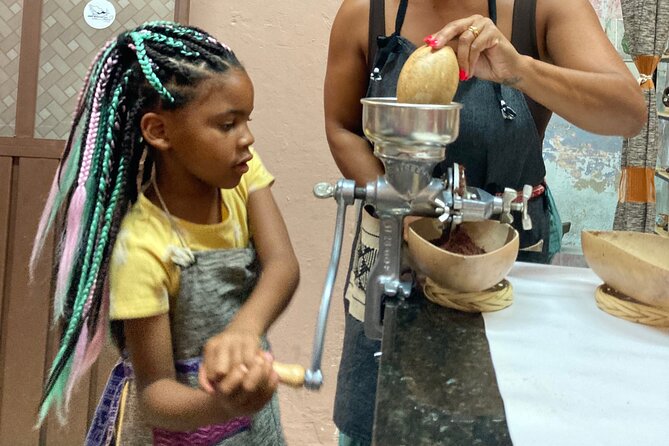 Make Your Own Chocolate with Oaxacan Tradition Private Class - Grinding your own chocolate blend