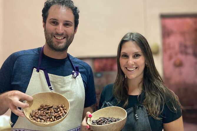 Make Your Own Chocolate with Oaxacan Tradition Private Class - Why the four-person limit changes the experience
