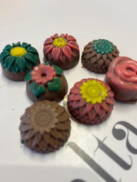 Malta: Chocolate Making Workshop - Painting and molding your chocolate creations