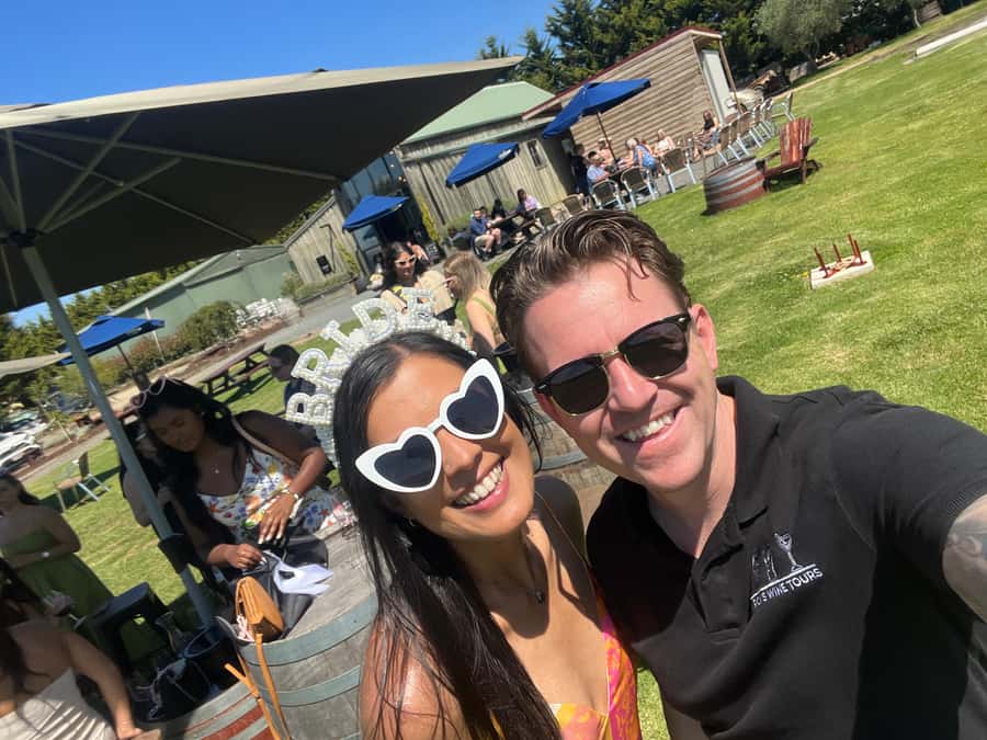 Melbourne: Yarra Valley Food, Wine, Chocolate & Gin Tour - Guides who give the day its character