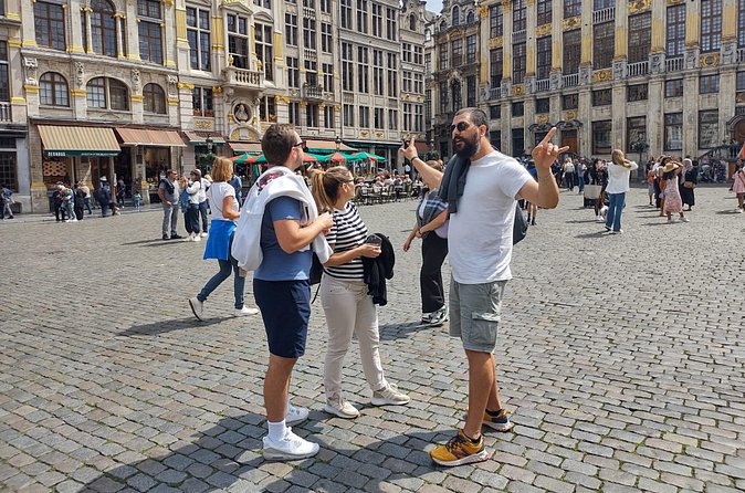Navigate through Brussels and Discover Beer and Chocolate - Tiagos guiding style