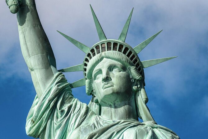 New York City Christmas Holiday Statue and Skyline Cocoa Cruise - Key things to know before you book