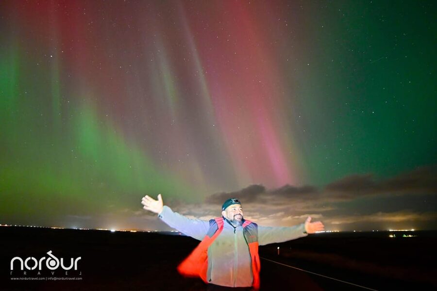 Northern Lights: 4x4 Adventure with Treats, Photos & Cocoa - The guides add science, stories, and patience
