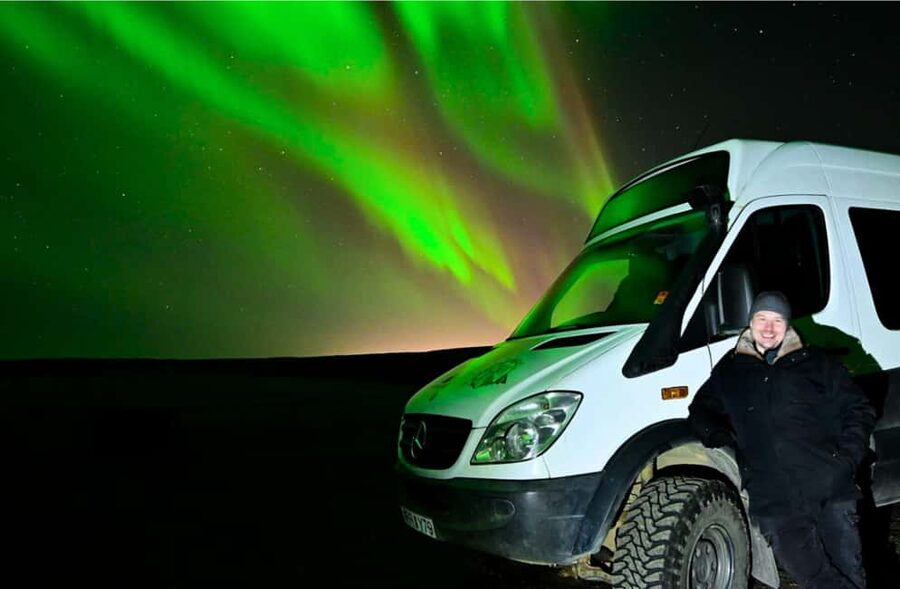 Northern Lights: 4x4 Adventure with Treats, Photos & Cocoa - Price, group size, and overall value