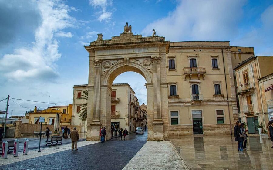 Noto and Modica: Private Tour with Artisan Chocolate Tasting - Noto Cathedral and the city’s grand center