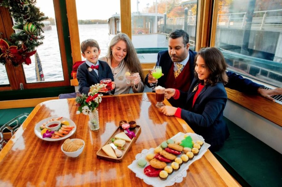NYC: Holiday Yacht Cruise with Jazz, Cocoa & Carols - Boarding at Chelsea Piers and Finding Your Seat