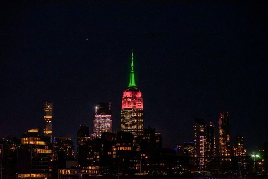 NYC: Night Holiday Lights and Cocoa Cruise - Lower Manhattan from the Hudson River