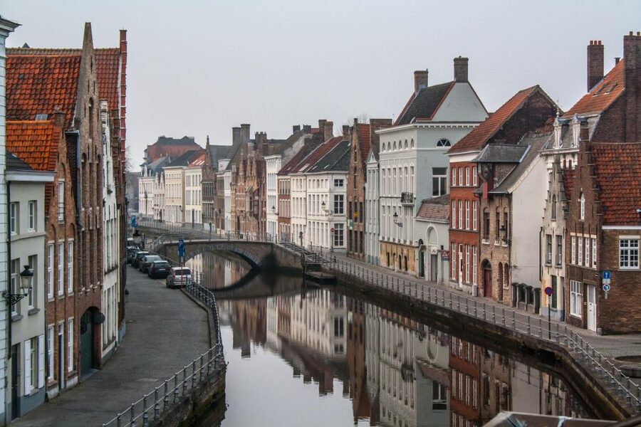 Paris: Brussels and Bruges Tour & Optional Chocolate Tasting - Brussels begins with Saint-Michel and the Royal Galleries