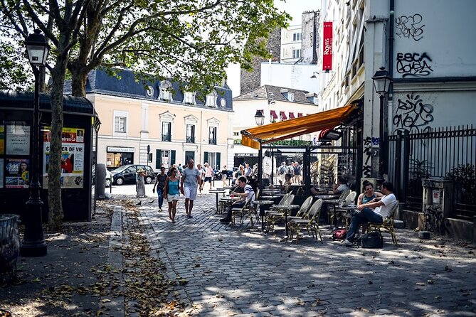 Paris Chocolate, Macaron & Pastry Food Tour: 10 Gourmet Tastings - Is this good for families and teenagers?
