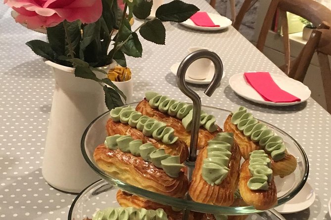 Paris Cooking Class: Chocolate Éclairs and Cream Puffs - Why eight people is the right size