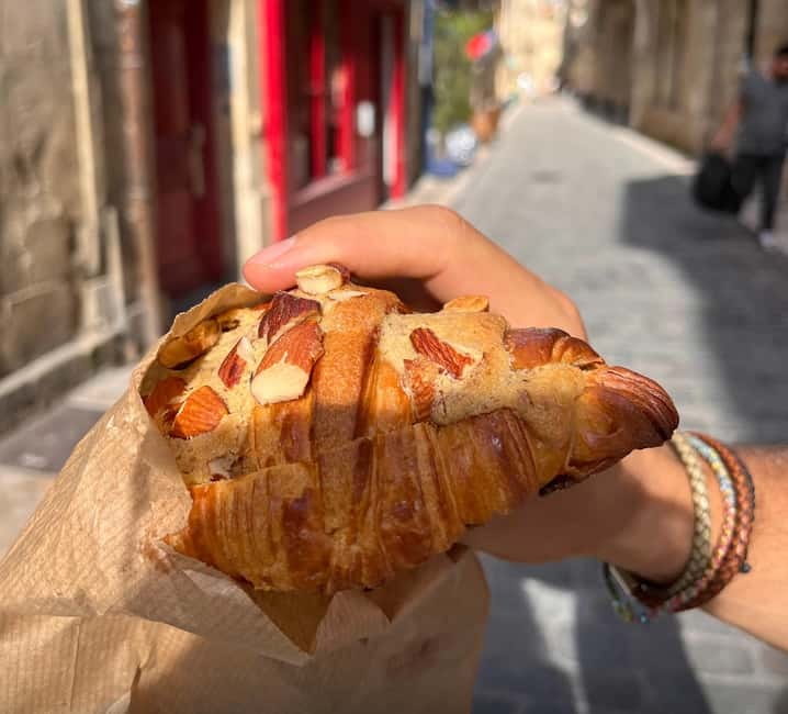 Paris: Montmartre Pastry and Chocolate Tasting Tour - Chocolate, macarons, and the middle stretch