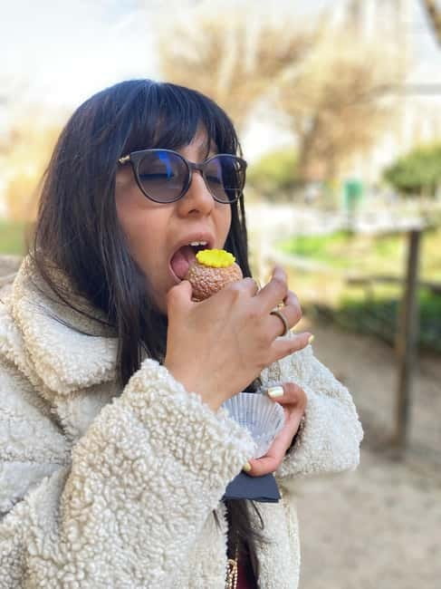 Paris Pastries and Chocolate Food Tour w/ 6+ Tastings - Montmartre sweets near Fontaine Pigalle