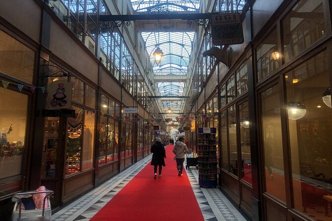Paris Pastry Tour - Croissants, Macarons & Iconic French Desserts - Why the guides matter so much
