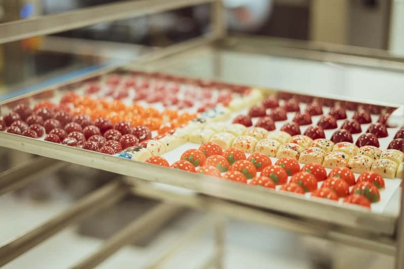Porto: Chocolate Museum - Unwrap the Secrets of Chocolate - Tasting raw cacao and 20|20 chocolate