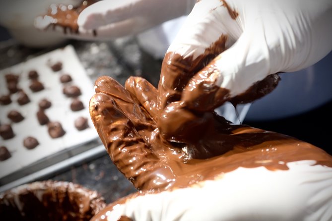Praliné Rocher Chocolate making class in Paris (collective) - The Upstairs Tasting at Edwart