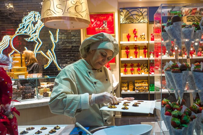 Private Bruges’ Iconic Sites and Chocolate Tasting Tour - Site Oud Sint-Jan and the quiet begijnhof